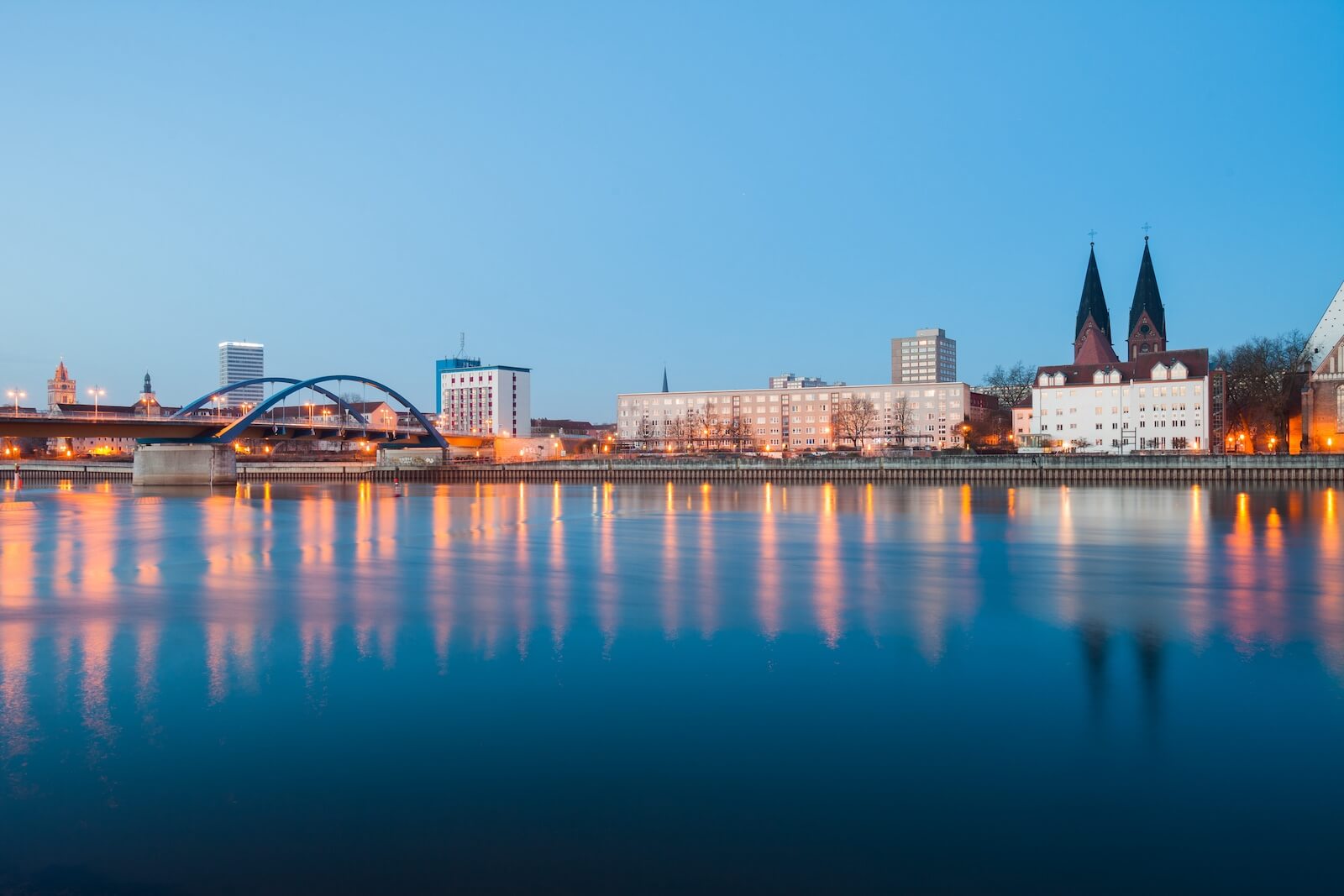 Übersetzungsagentur Frankfurt (Oder) - Dokumente übersetzen Deutsch Englisch