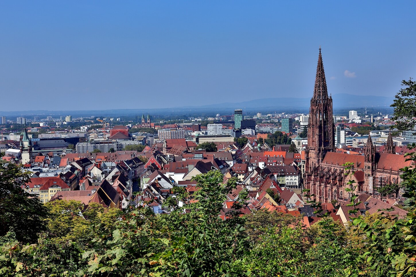 Übersetzungsagentur Freiburg - Dokumente übersetzen Deutsch Englisch