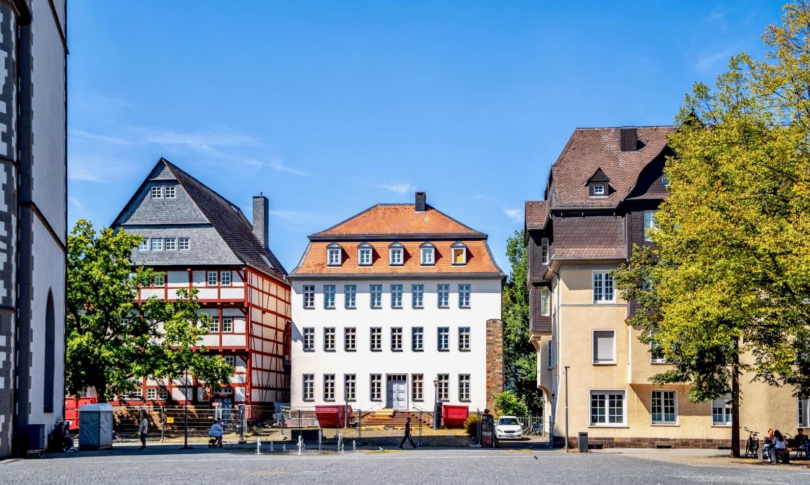 Übersetzungsagentur Gießen - Dokumente übersetzen Deutsch Englisch