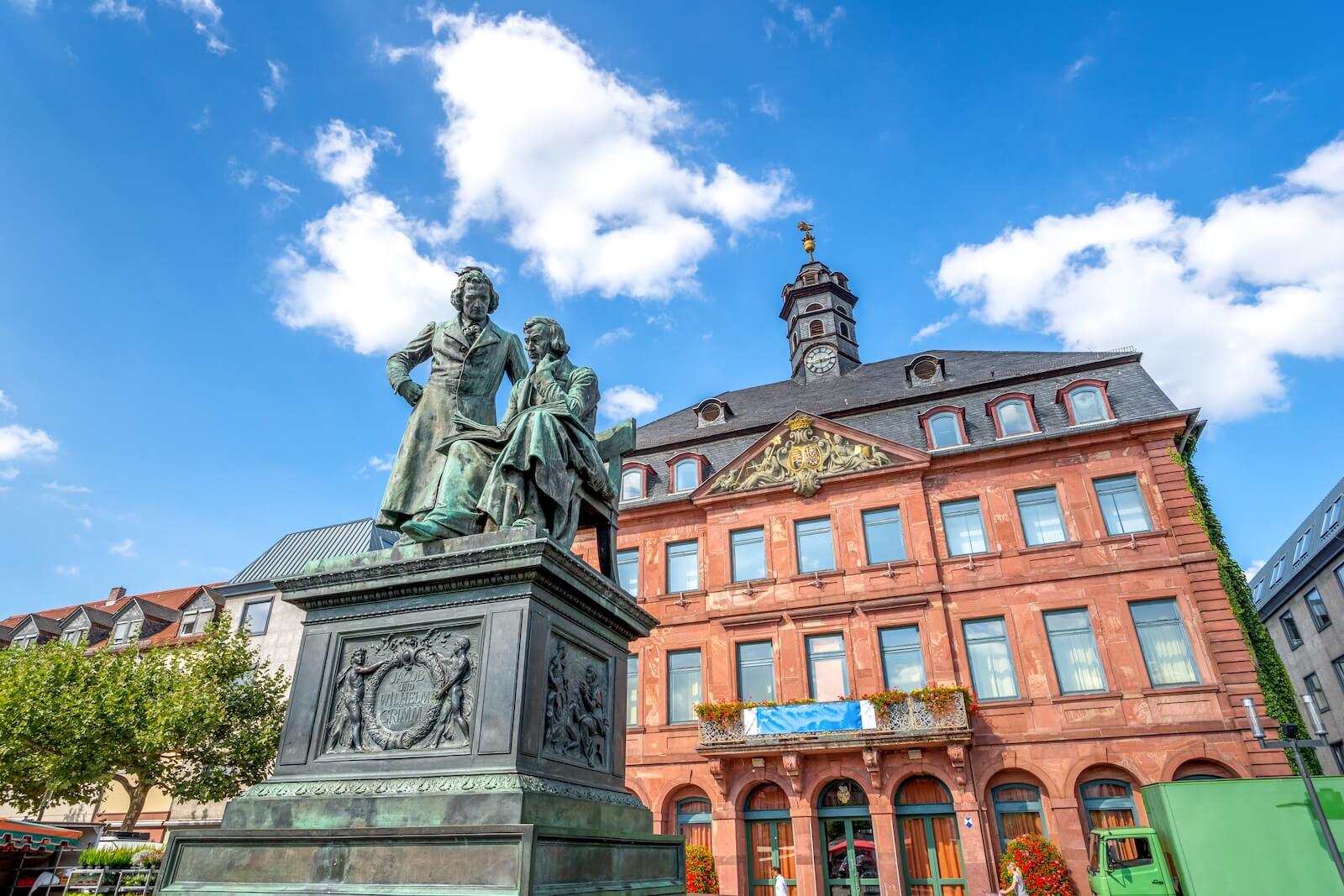 Übersetzungsagentur Hanau - Dokumente übersetzen Deutsch Englisch