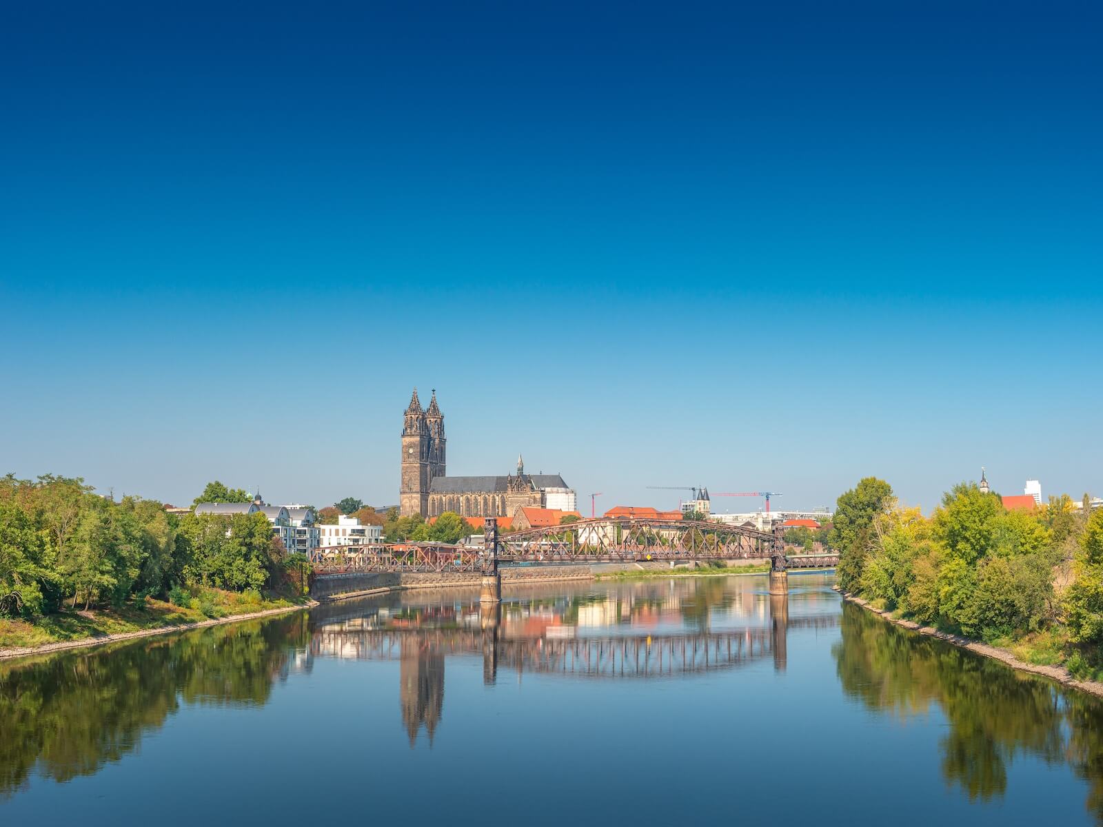 Übersetzungsagentur Magdeburg - Dokumente übersetzen Deutsch Englisch